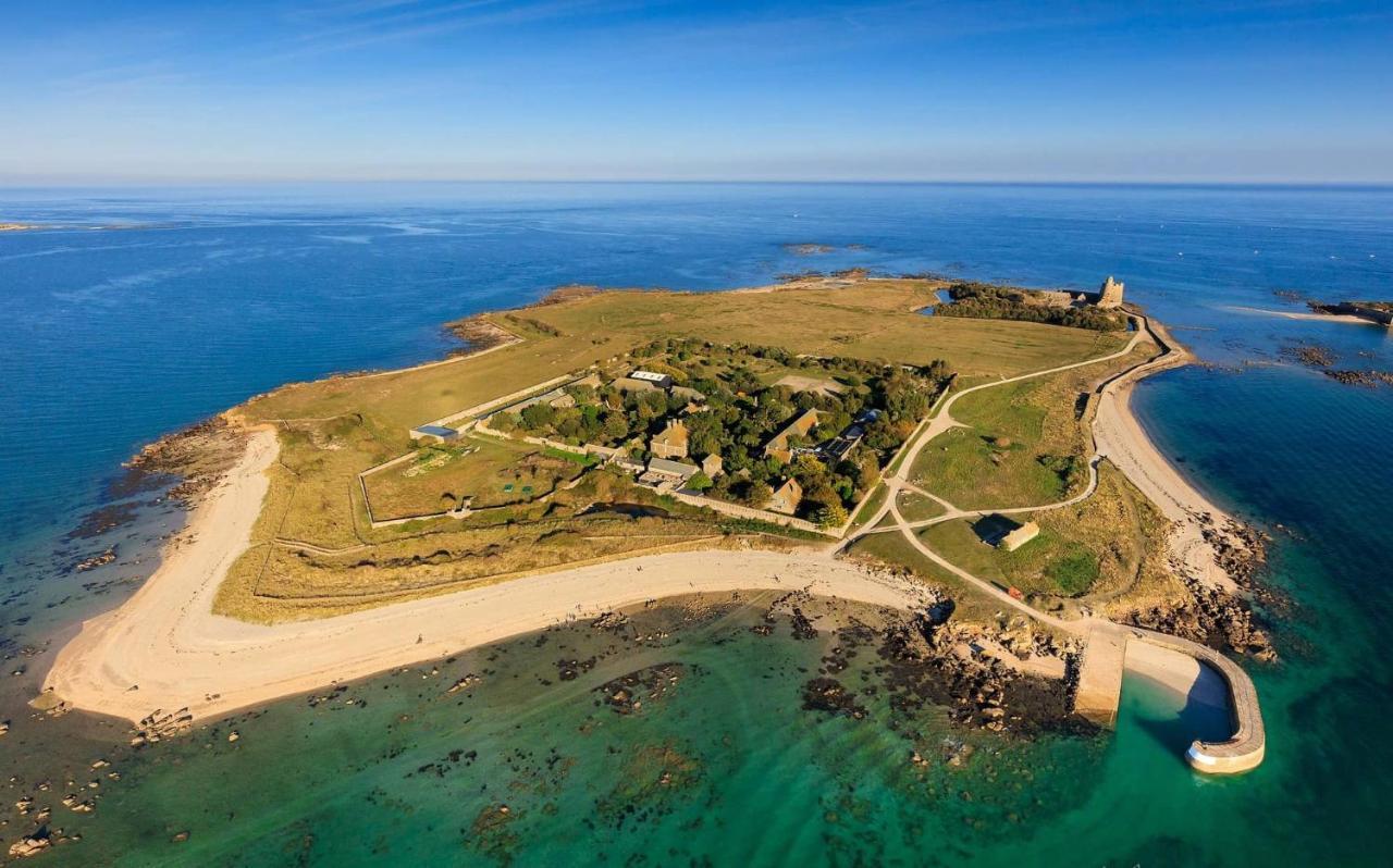 Maison Normande Proche De La Mer Et Des Lieux Touristiques Quettehou Exteriör bild